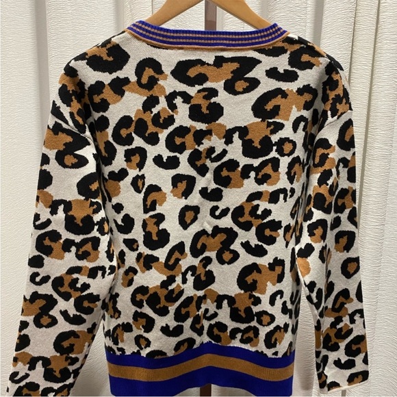 Love at First Find Leopard Sweater NWT - Picture 5 of 9